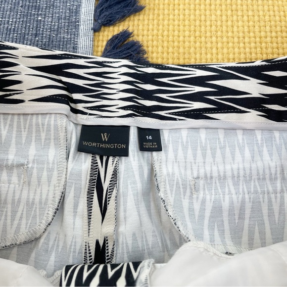 Worthington black and white geometric dress shorts - Picture 6 of 8